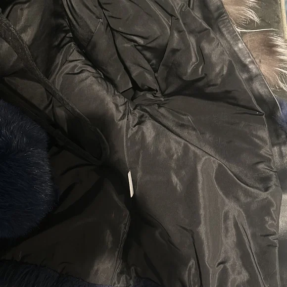 Gently Worn Fox Fur Coat - Picture 7 of 8
